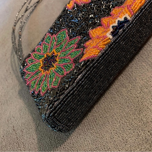 Beaded Flower Bag - Picture 4 of 10